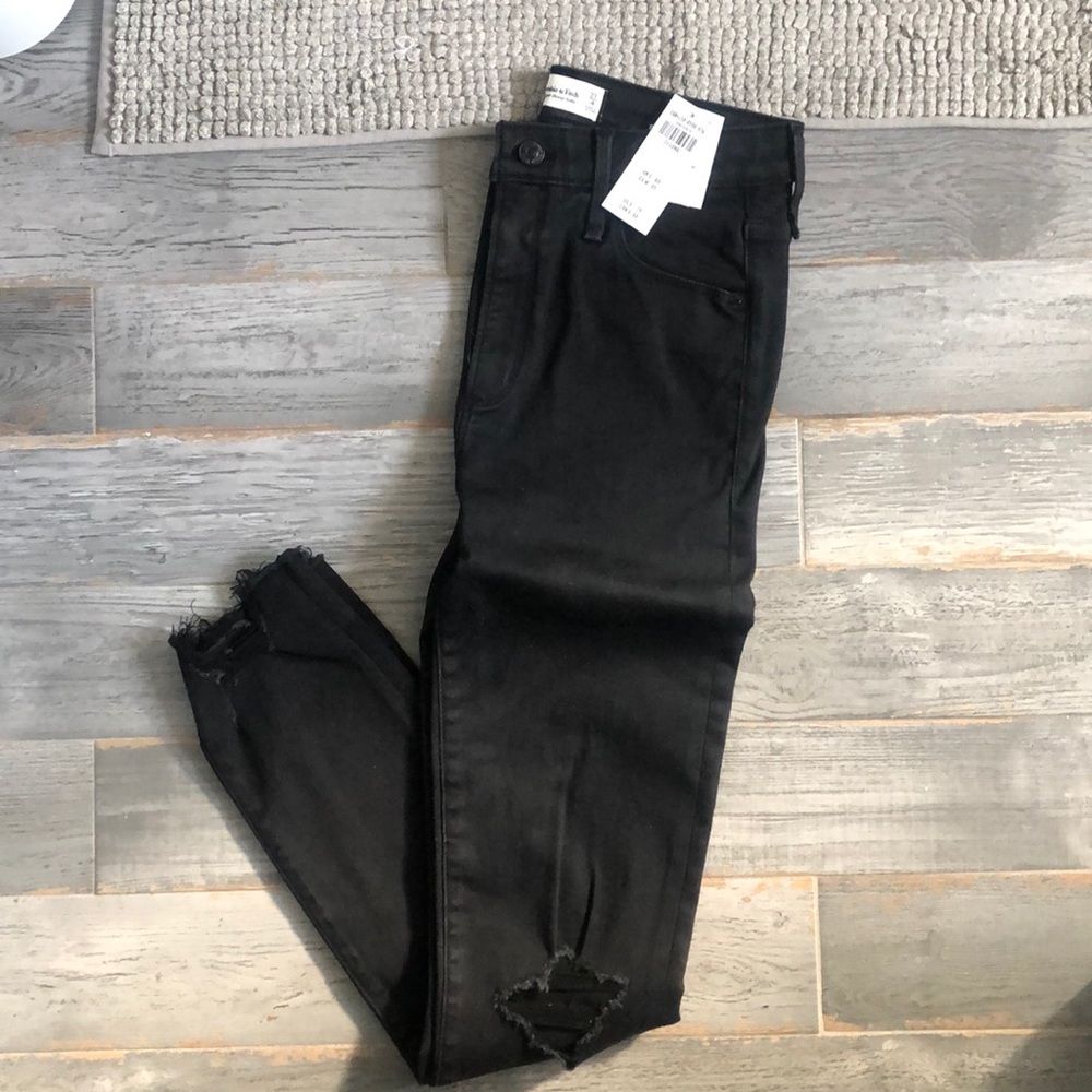 BRAND NEW A&F high rise super skinny ankle 27 long